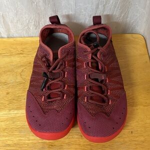 Chaco Women's Torrent Pro Shoe Size 9.5